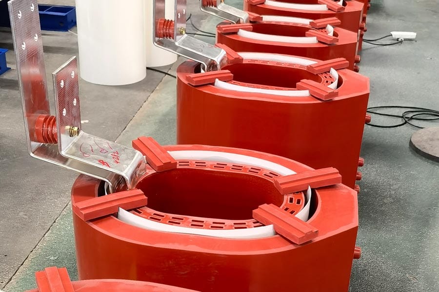 Batch of 1600kVA dry-type transformer windings awaiting core assembly — Zhongxin General factory