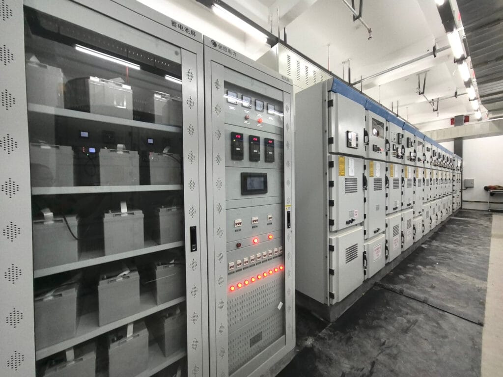 Battery energy storage system capable of sustaining critical hospital operations for 72 hours during power outages