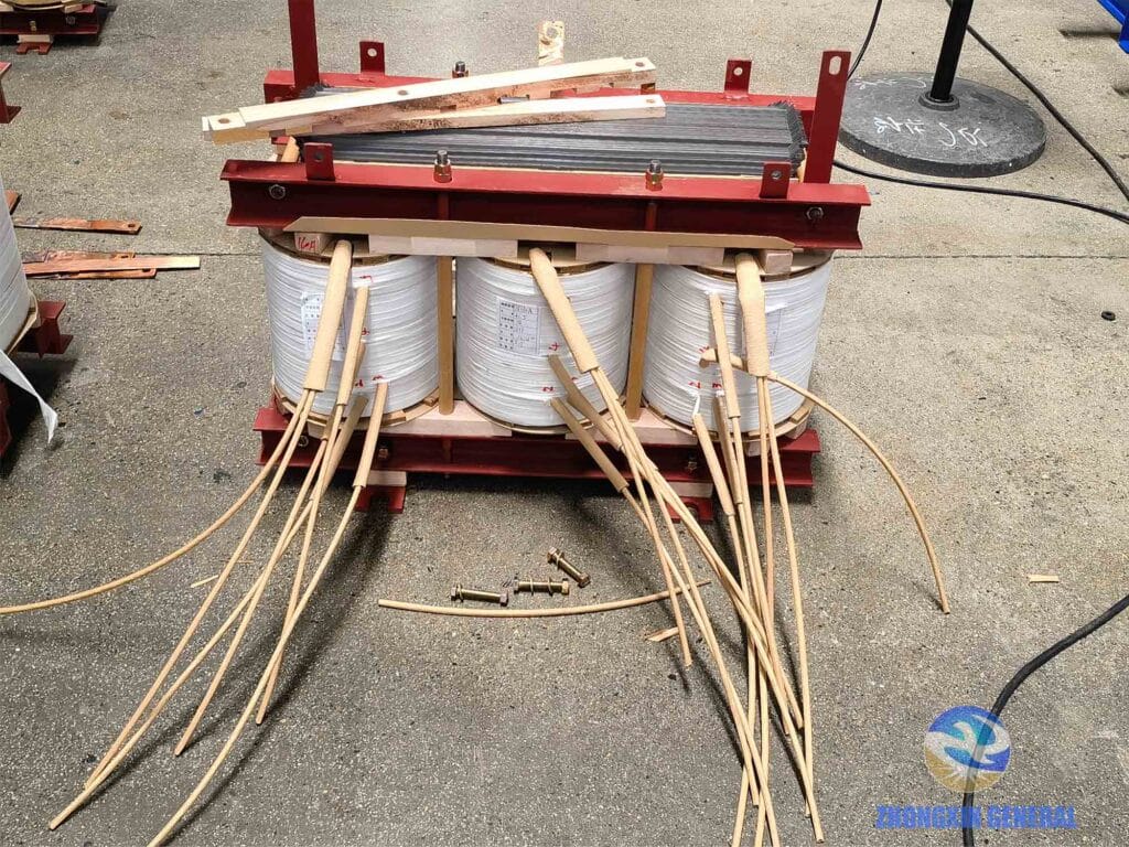 Lead wire connection detail on 100 kVA oil-immersed transformer active part — HV terminals Zhongxin General
