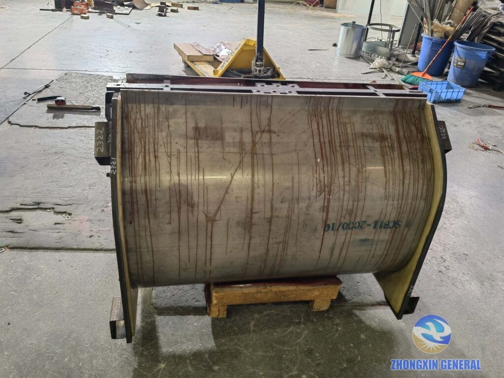 HV and LV windings of 2000 kVA dry-type transformer after epoxy vacuum casting entering hot-air curing oven — Zhongxin General factory