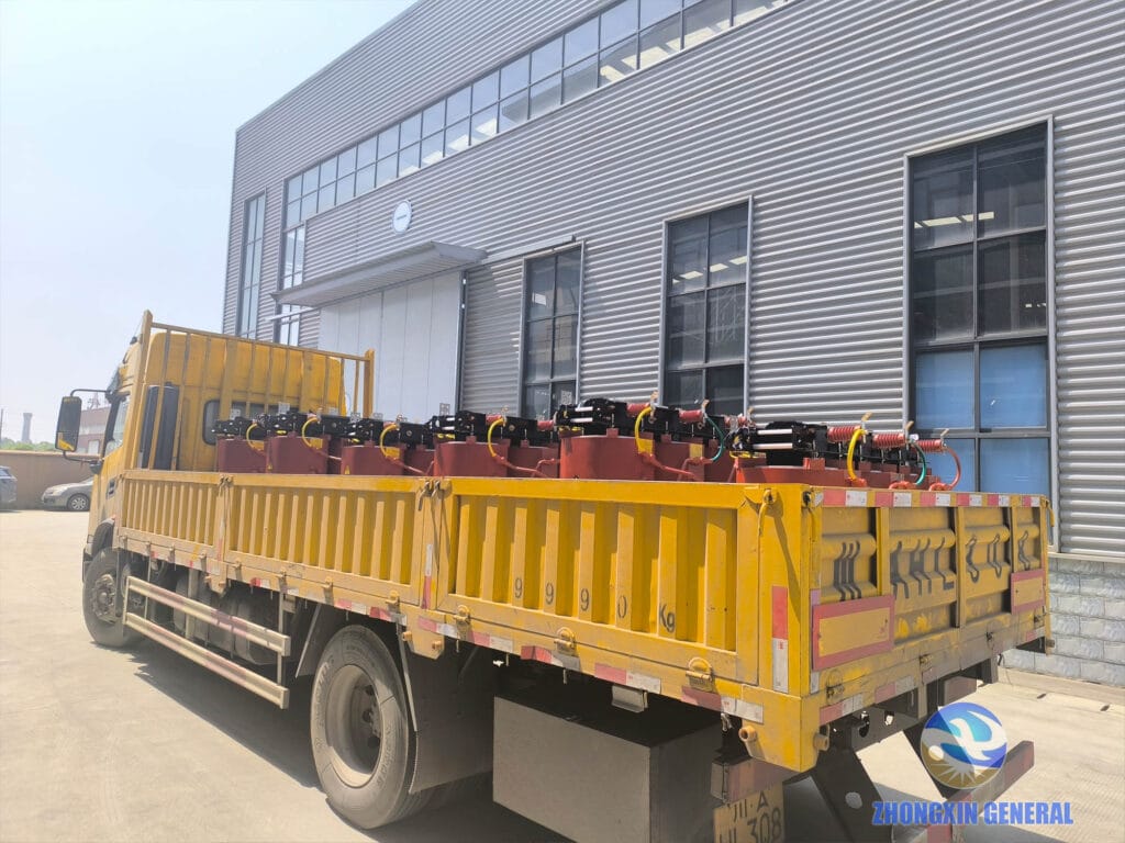 Batch of over ten all-copper cast resin dry-type transformers loaded on trucks for domestic delivery — Zhongxin General Sichuan factory