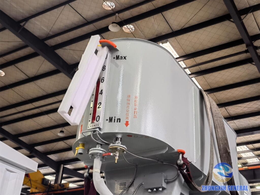 Oil level gauge on the side of the conservator tank of 16000 kVA transformer — Zhongxin General