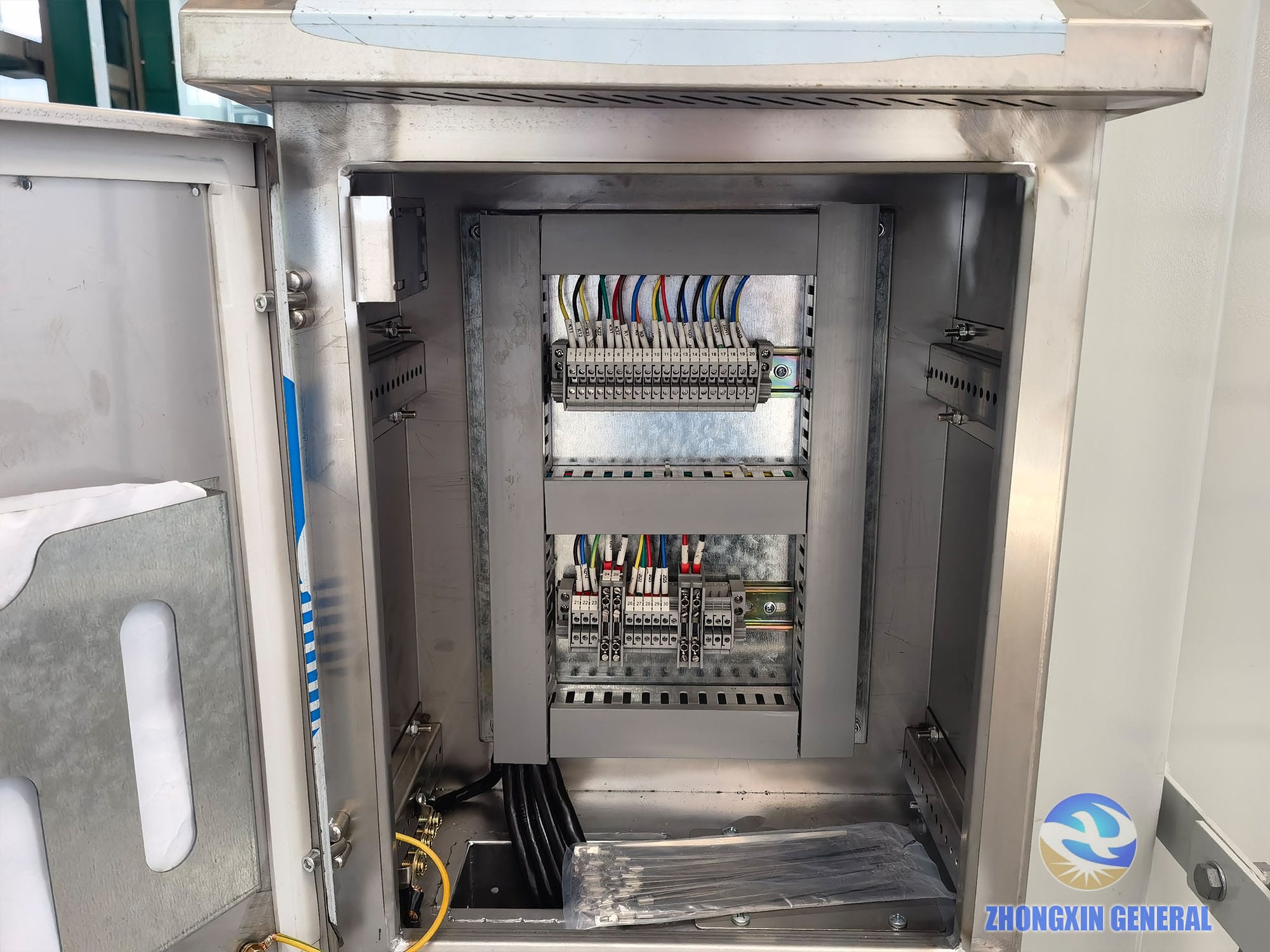 Stainless steel local control box interior wiring on 8000kVA transformer — Zhongxin General