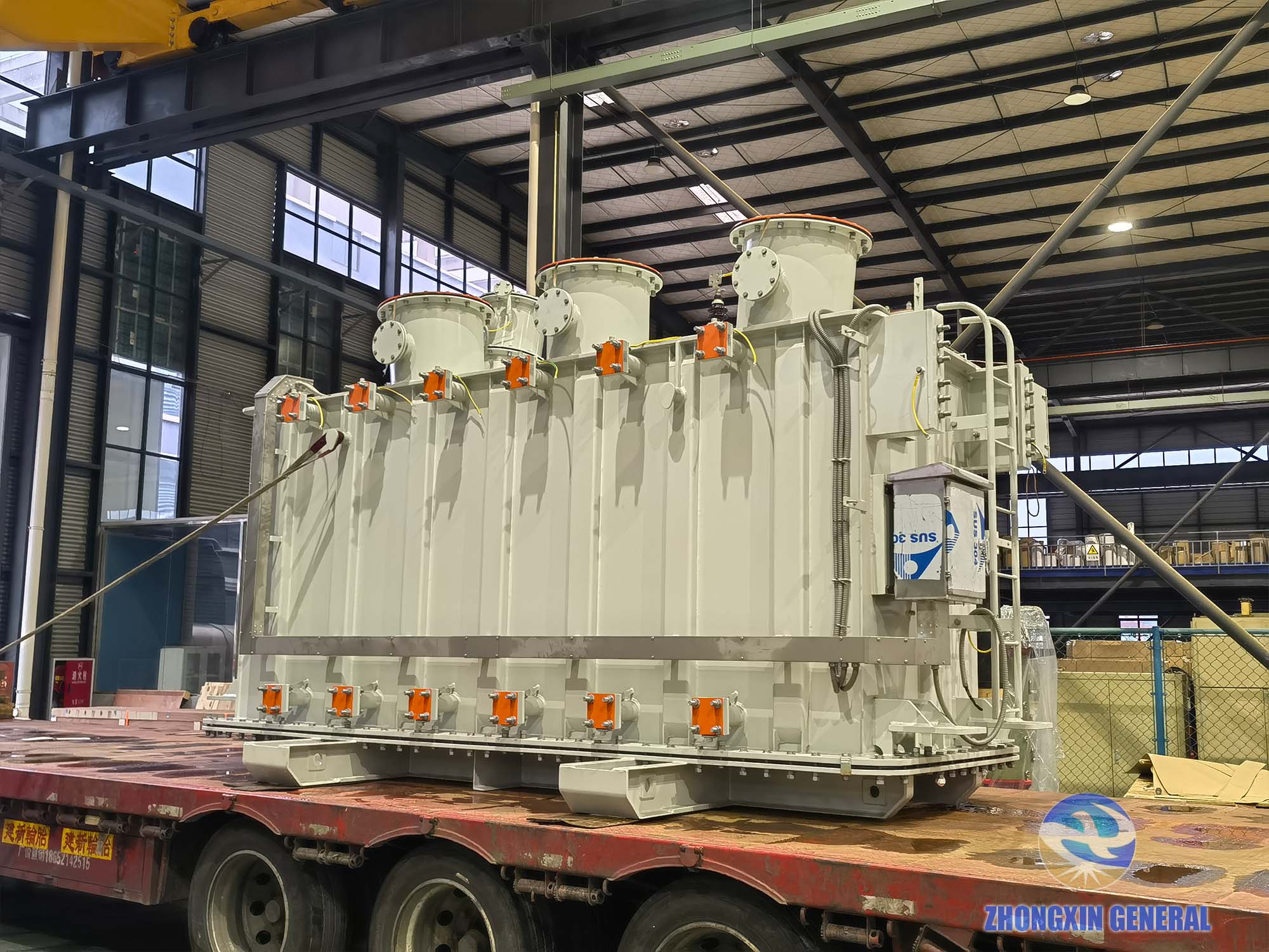 High-voltage side of 8000kVA OLTC transformer — 120kV bushing arrangement Zhongxin General
